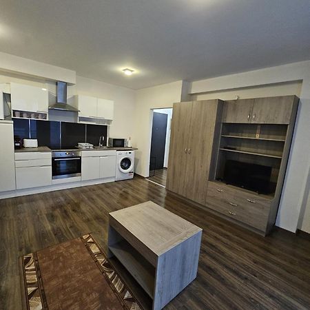 Adam Guesthouse I. Кескемет Екстериор снимка