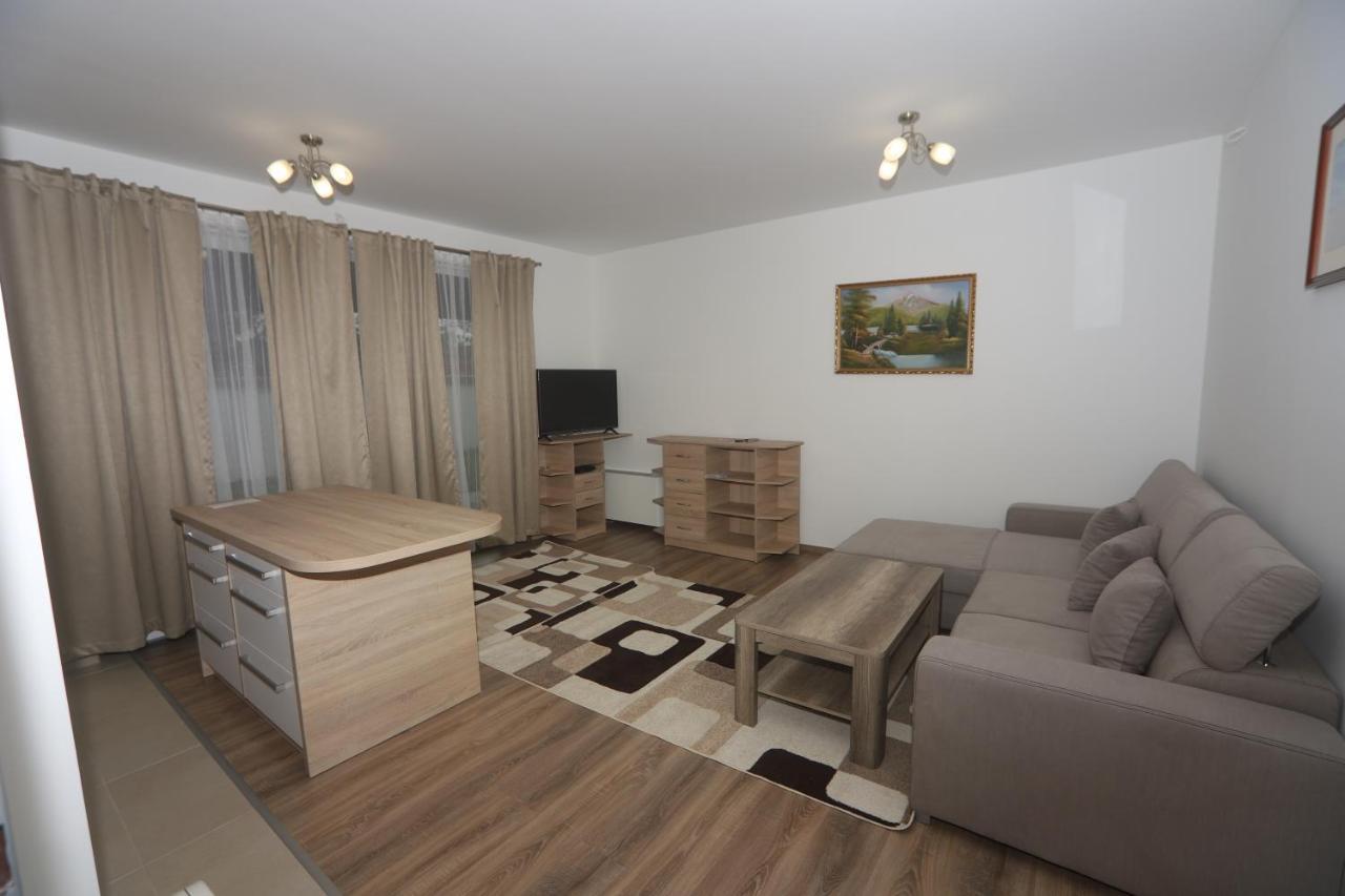 Adam Guesthouse I. Кескемет Екстериор снимка