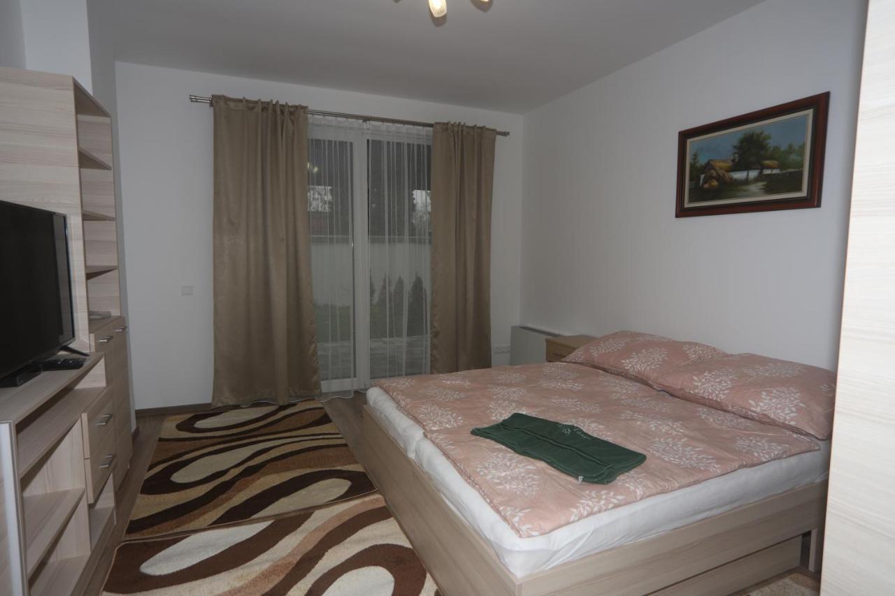 Adam Guesthouse I. Кескемет Екстериор снимка