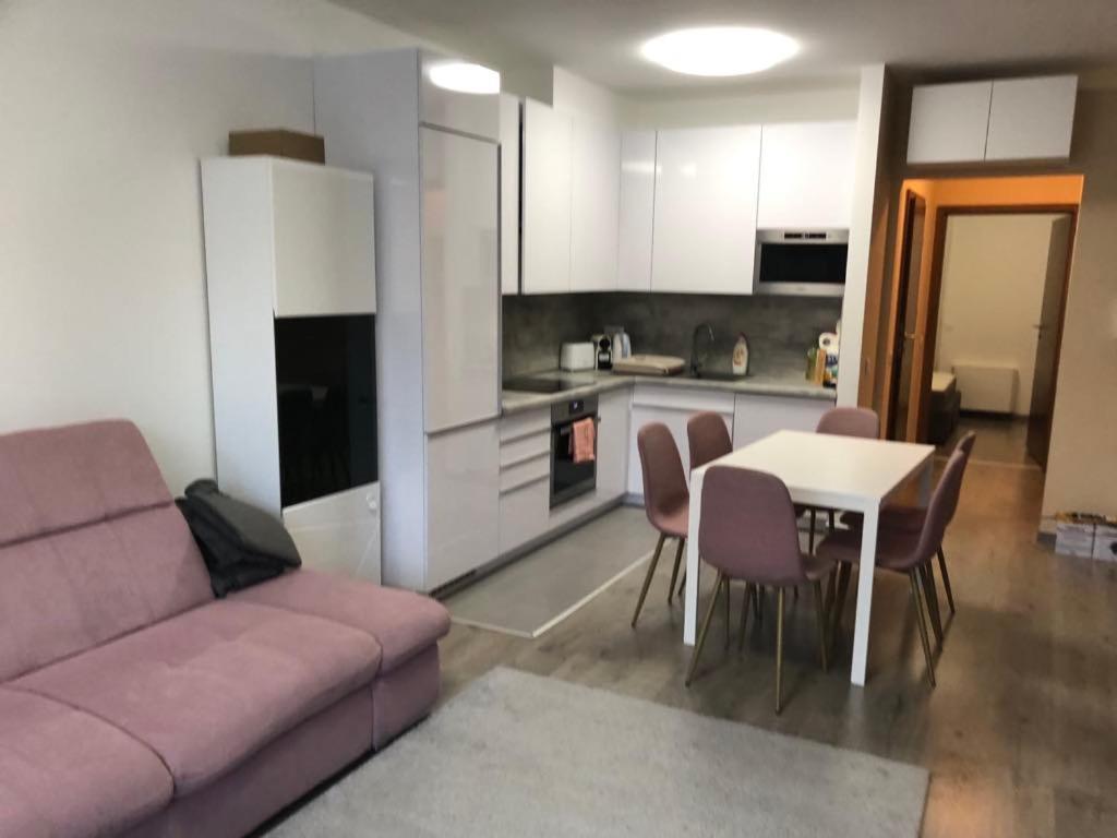 Adam Guesthouse I. Кескемет Екстериор снимка