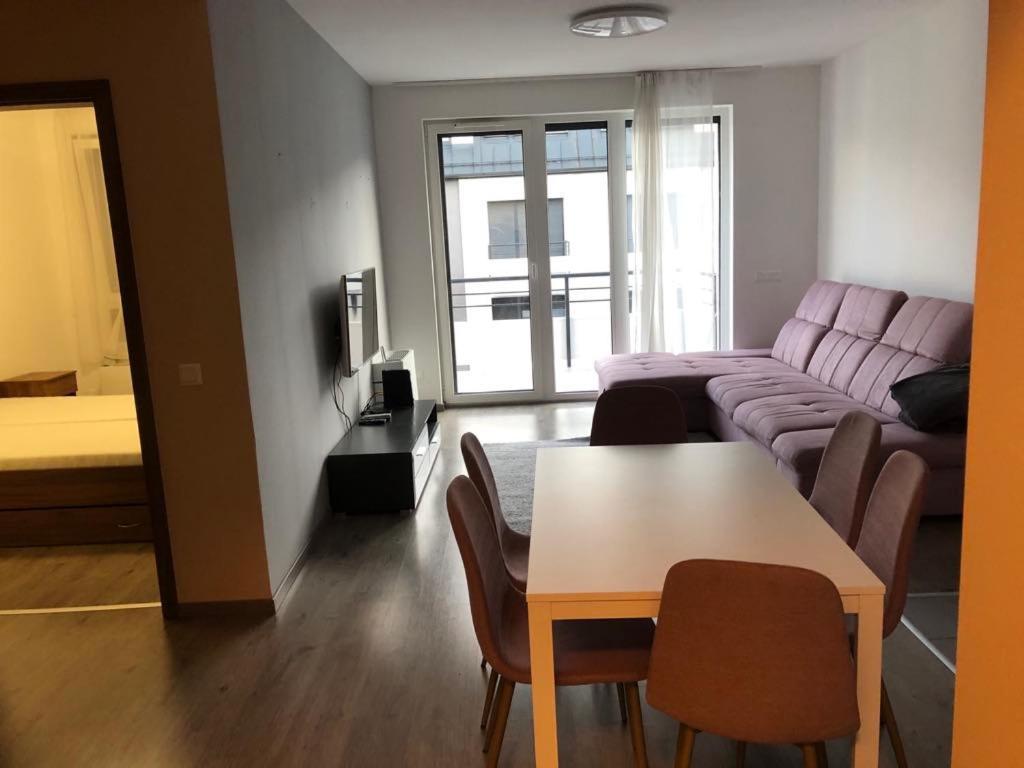 Adam Guesthouse I. Кескемет Екстериор снимка