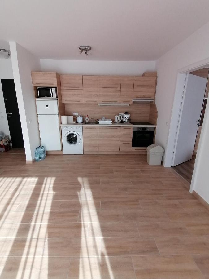 Adam Guesthouse I. Кескемет Екстериор снимка